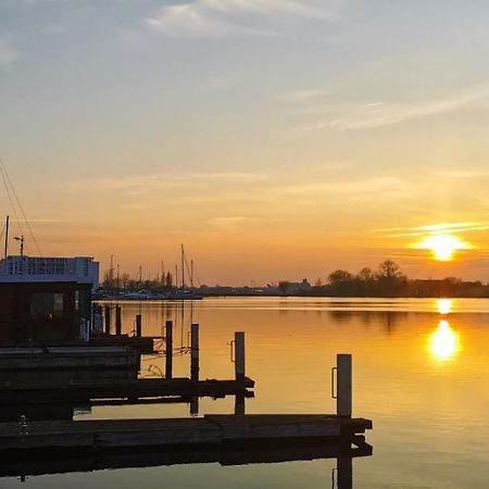 Hausboot Wilhelmshaven - Traum Unterkunft An Der Jade Zewnętrze zdjęcie
