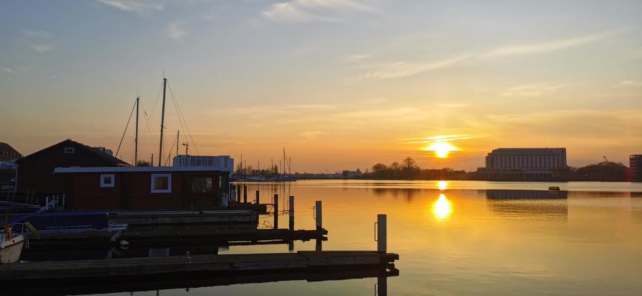 Hausboot Wilhelmshaven - Traum Unterkunft An Der Jade Zewnętrze zdjęcie